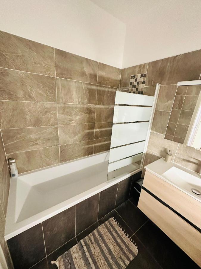 Appartement Lumineux Et Spacieux 2 Chambres Avec Parking Gratuit Dans La Rue Perpignan Dış mekan fotoğraf